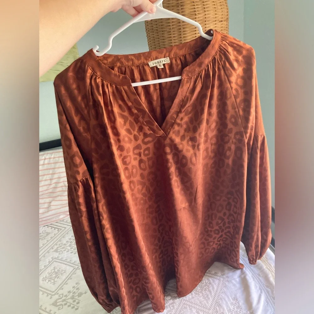 Satin top - Picture 2 of 3